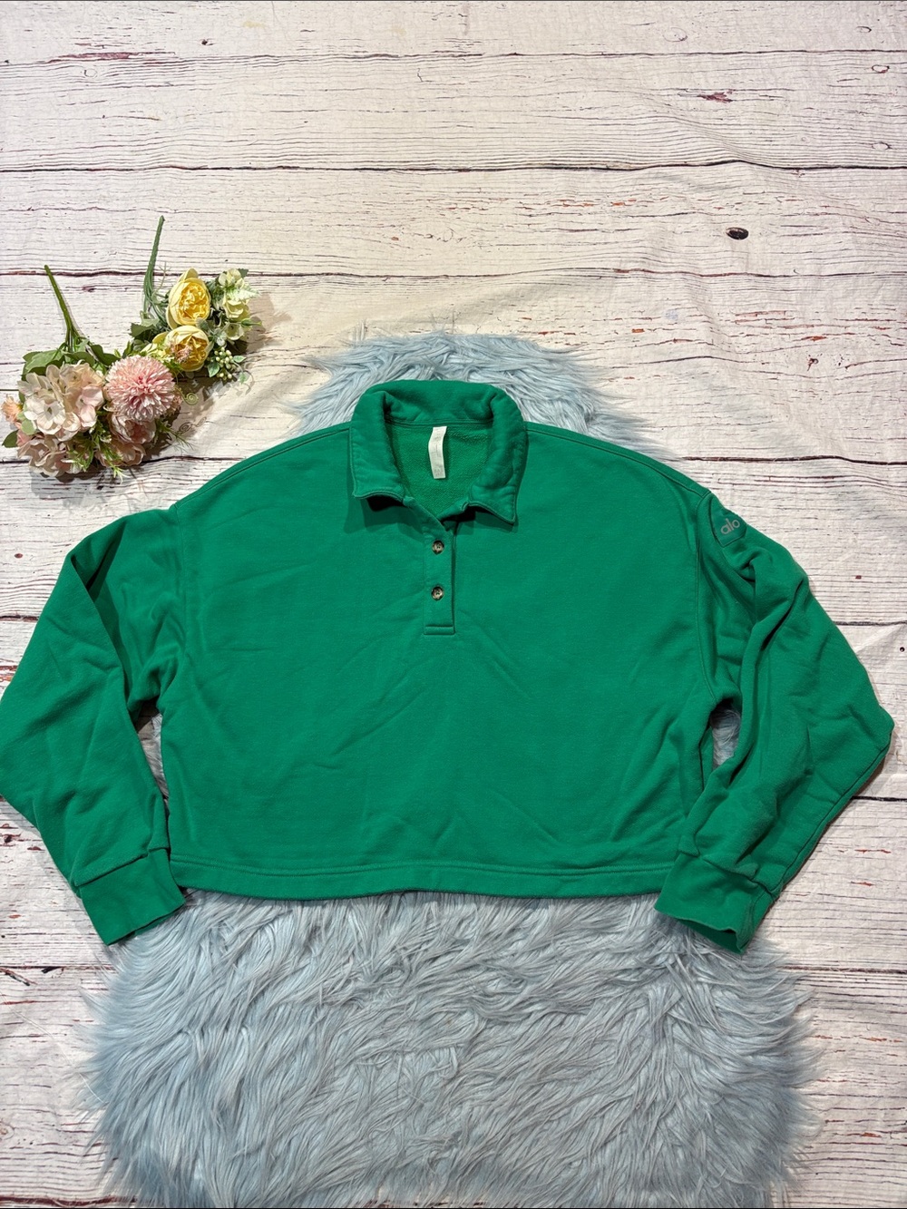 Alo Cropped Polo Henley Fleece Pullover Sweater Size Medium Emerald Green - Picture 2 of 8